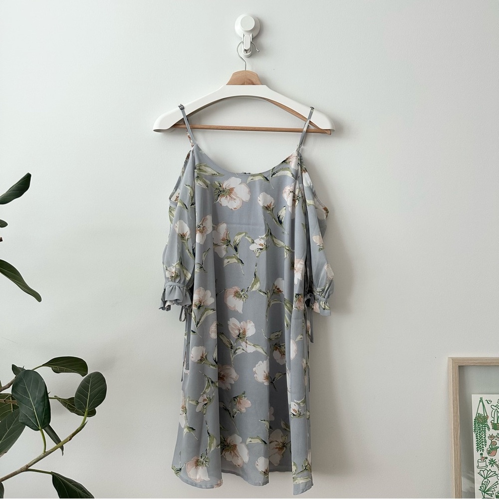 ESLEY | Blue off shoulder dress with floral print